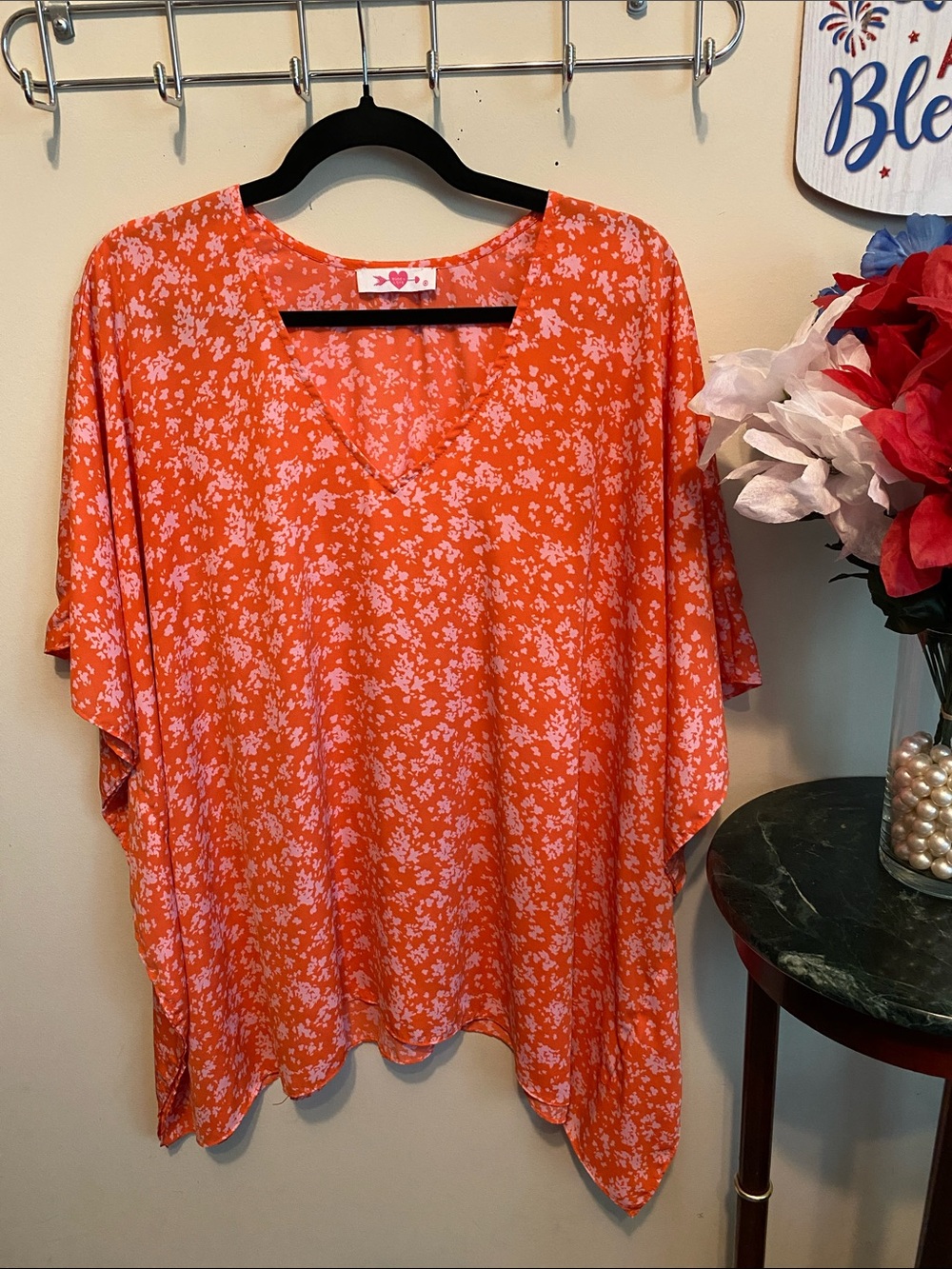 Women’s Orange Floral V-Neck Top by Buddy Love Size Medium & Oversized.